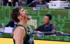 爆冷勝！換帥立竿見(jiàn)影，止三連敗。CBA焦點(diǎn)戰(zhàn)，楊瀚森陷低谷，短板顯露。