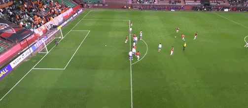 亞冠半場(chǎng)鄭破門陳扳平，高傷退泰山鐵人1-1平