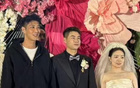 楊帆邱添一婚禮合影，情深牽手。