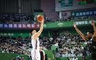 李弘權25分8板，李添榮17分，雙李發(fā)威顯威風。